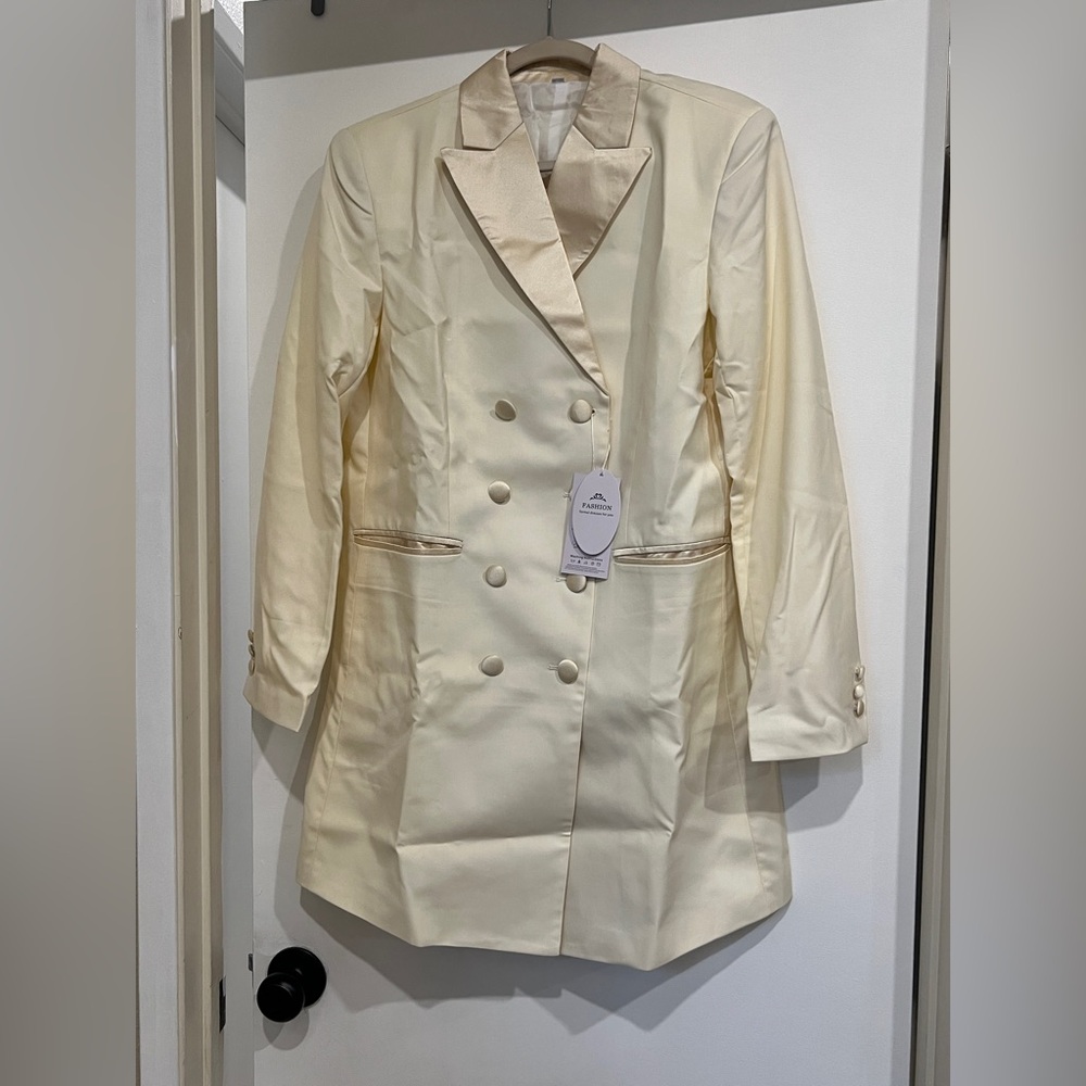 Elegant Cream Double-Breasted Women's Coat
